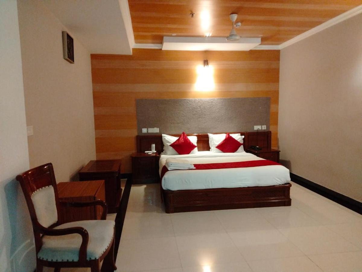 Hotel Jyothis Regency Palakkad Exterior photo
