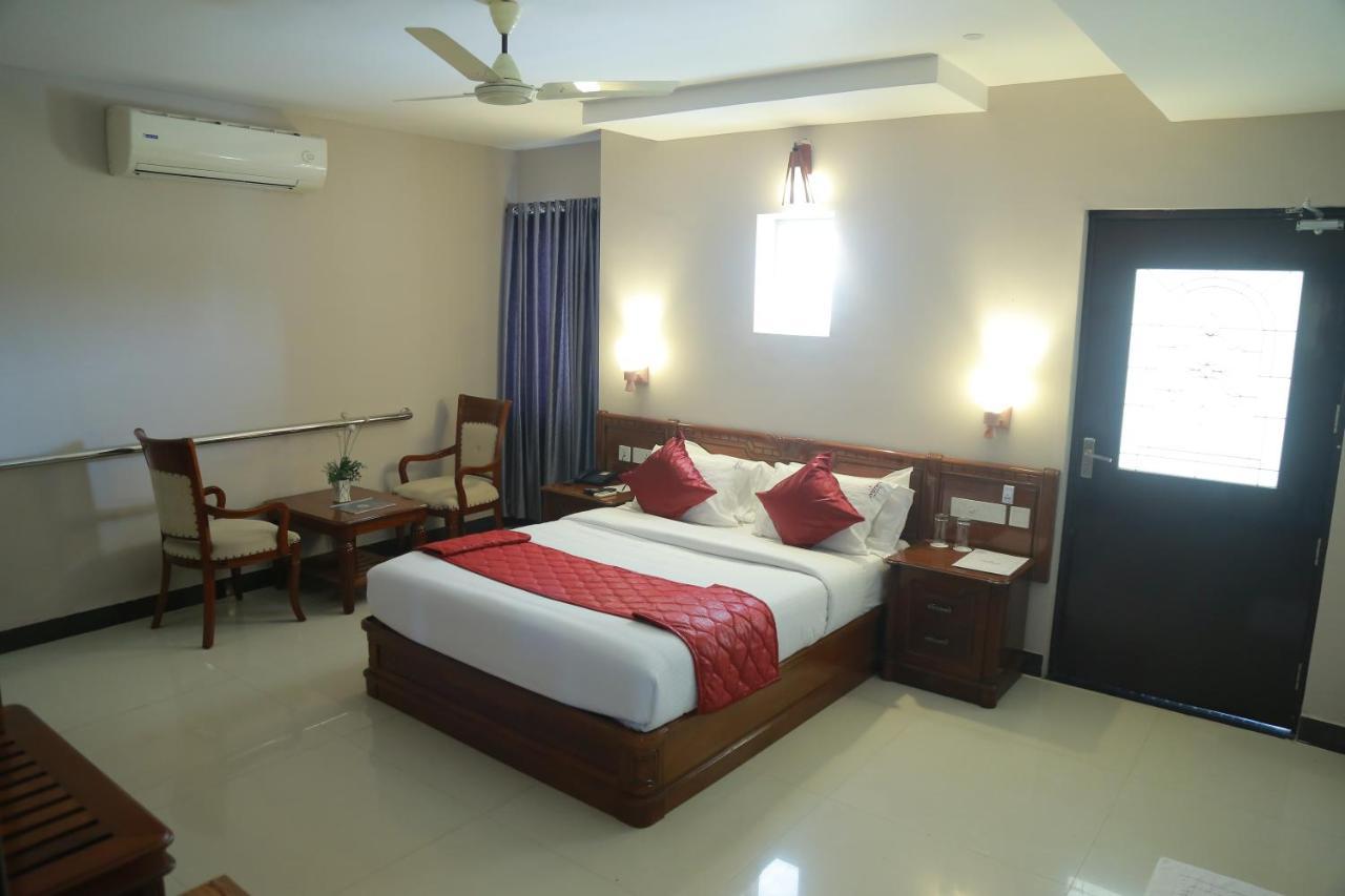 Hotel Jyothis Regency Palakkad Exterior photo